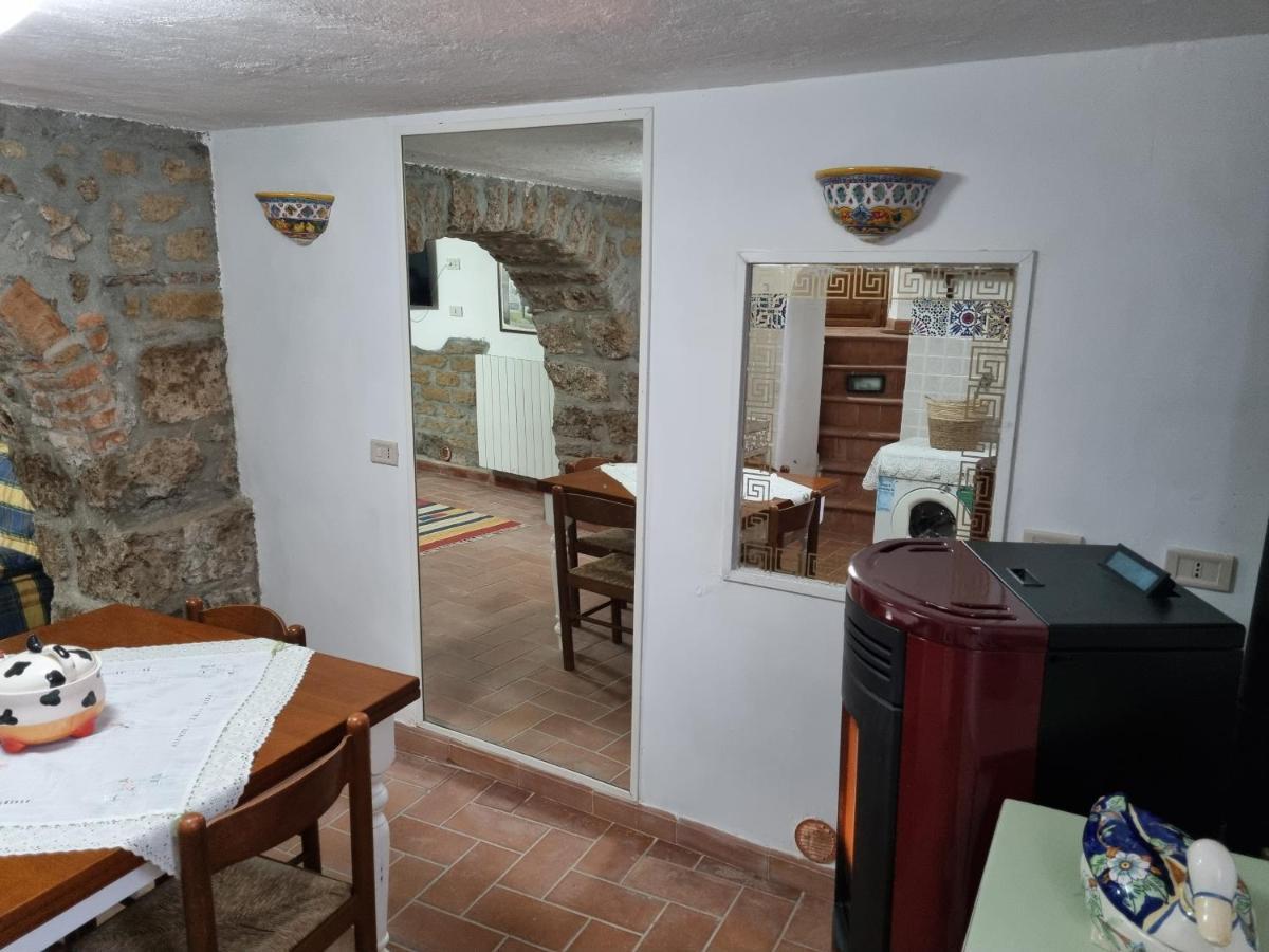 Casa Vacanze Nives Tuscania Exteriör bild