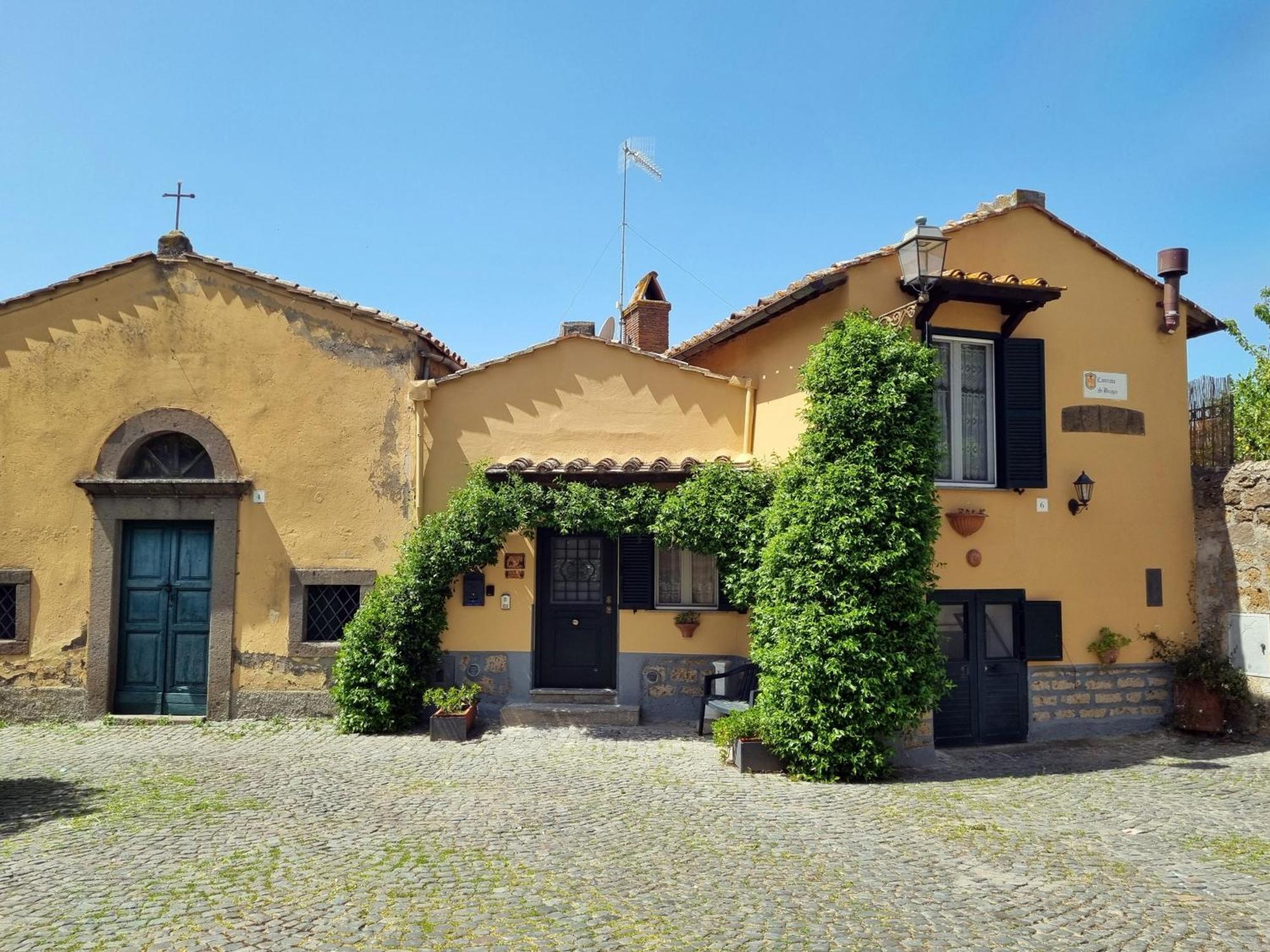 Casa Vacanze Nives Tuscania Exteriör bild