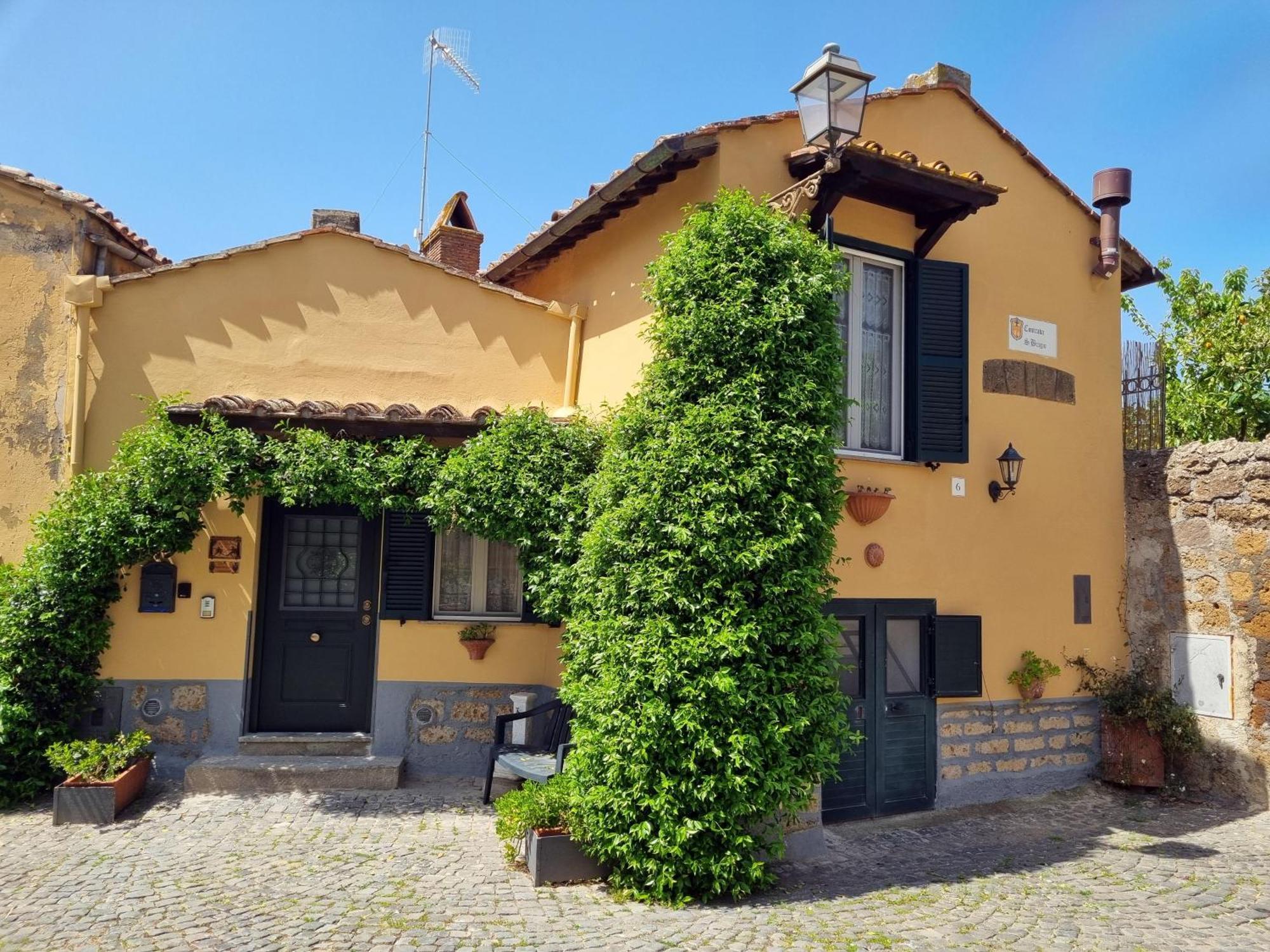 Casa Vacanze Nives Tuscania Exteriör bild