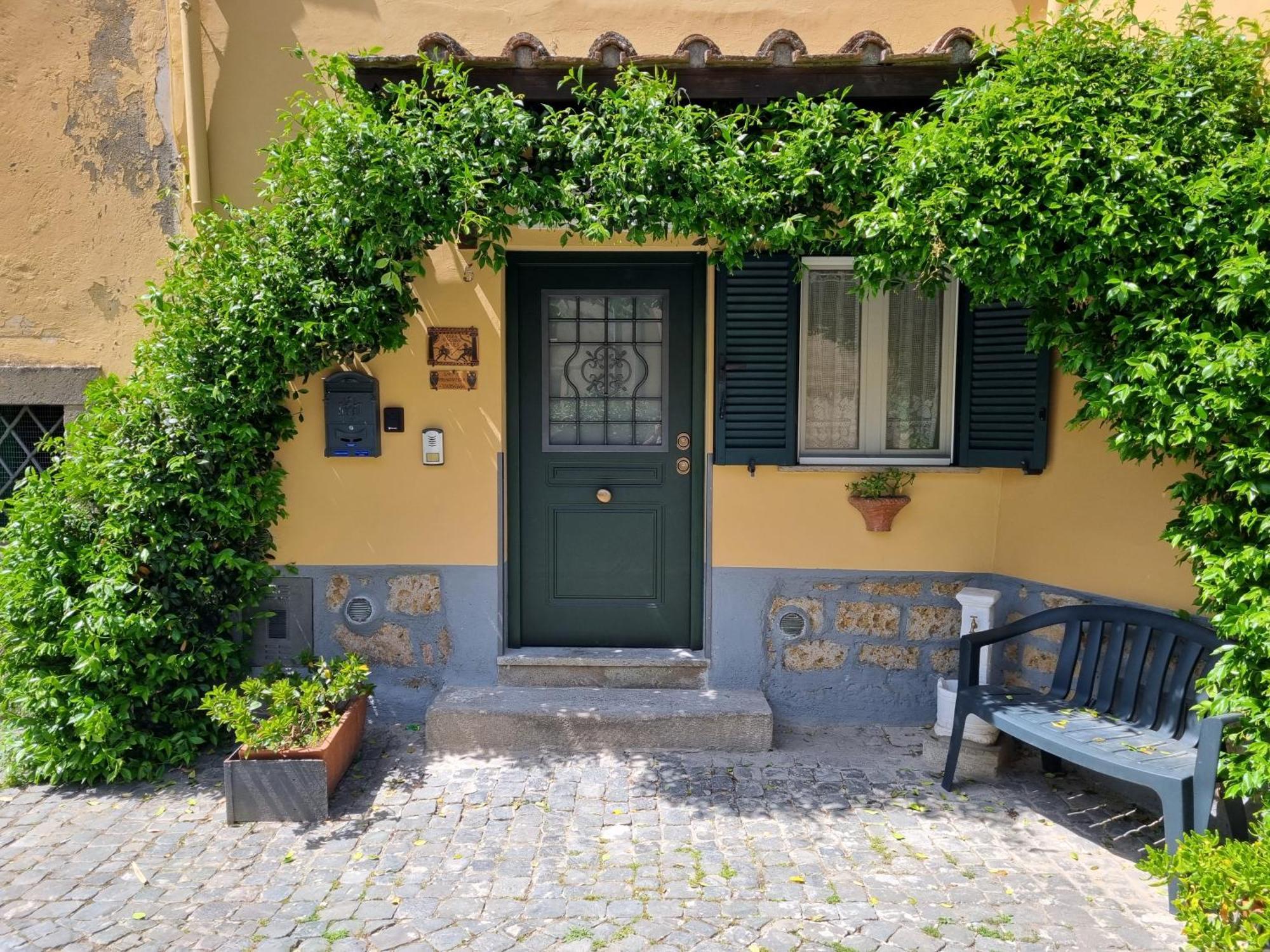 Casa Vacanze Nives Tuscania Exteriör bild